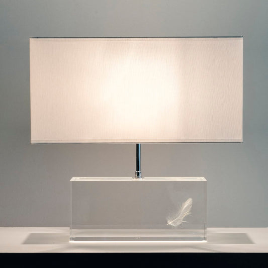 lampe en acrylique avec plumes incrustées, couleur blanc, Entreprise du Patrimoine vivant FIVA