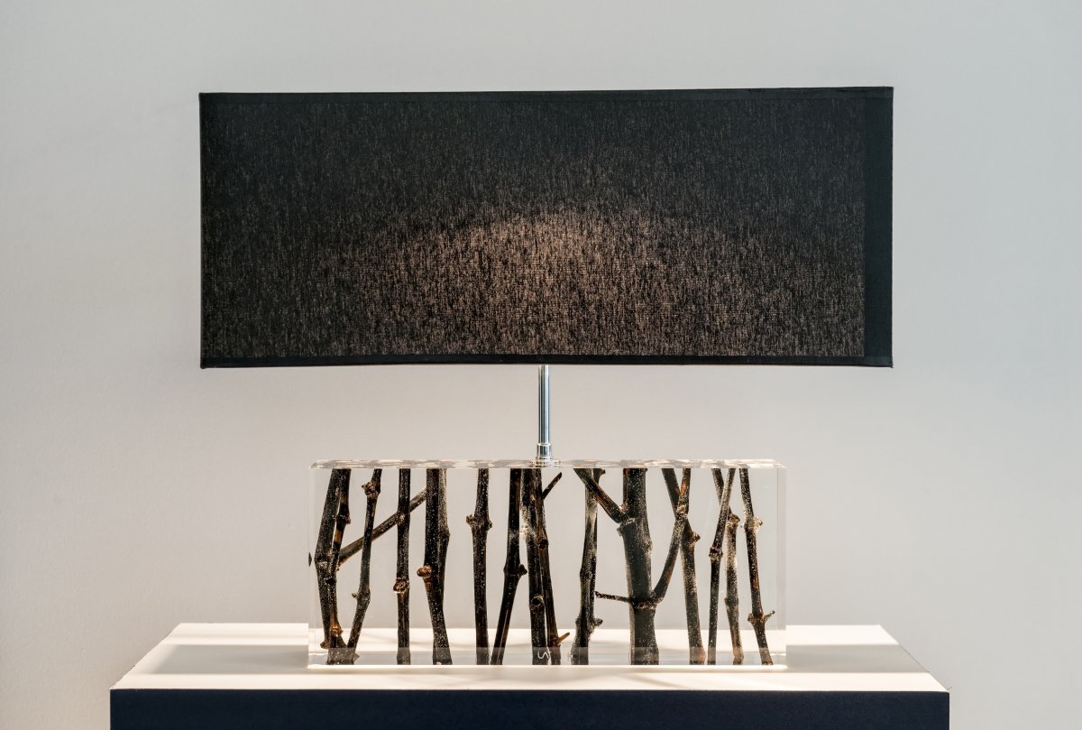 lampe en acrylique avec sarments de bois, couleur noir, Entreprise du Patrimoine vivant FIVA