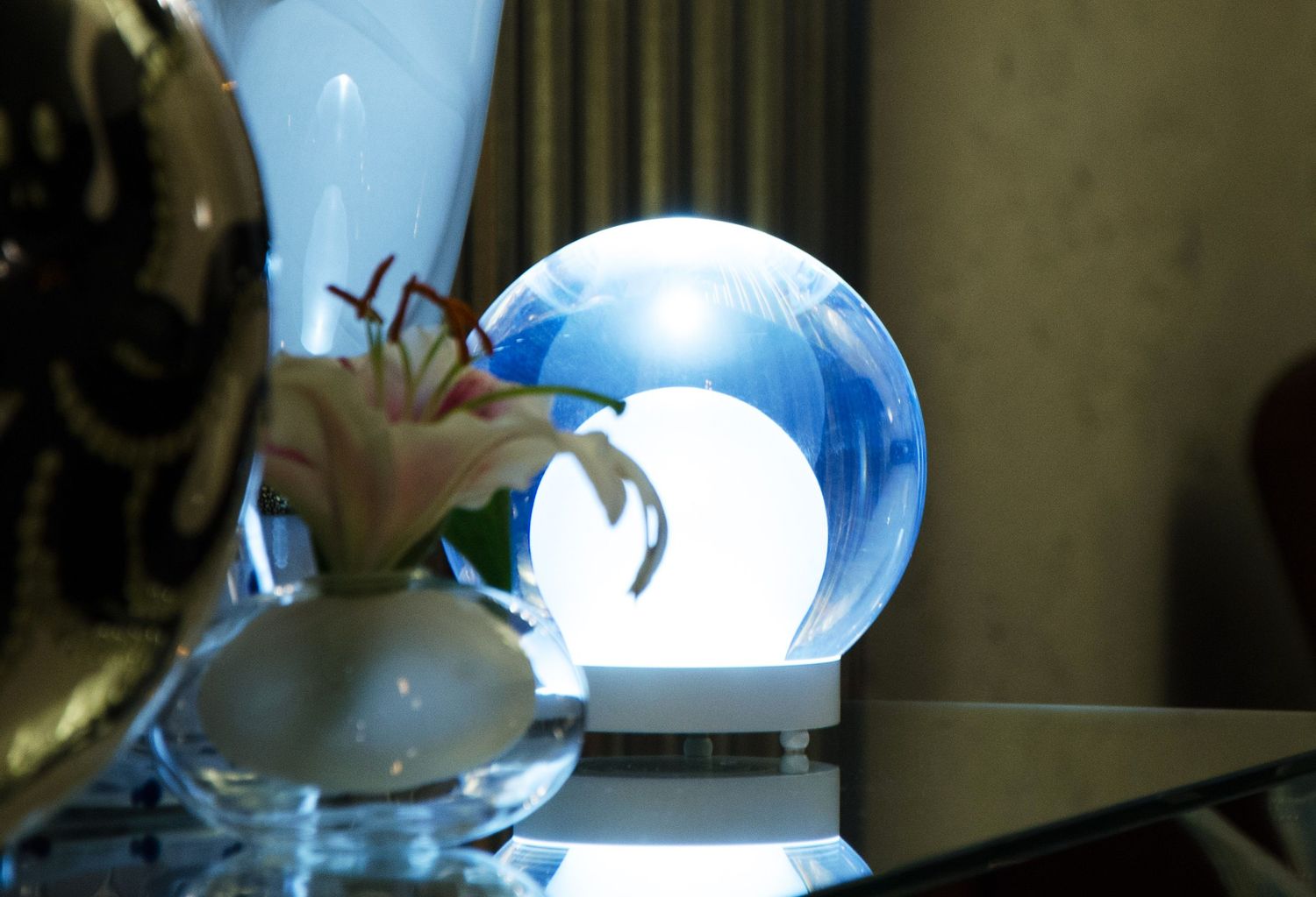 lampe en acrylique design Soul light, artisanale, Azzaro